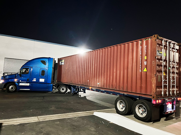 Super Equipment aterriza en Estados Unidos